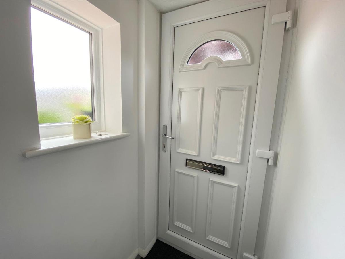 2 Bedroom Private House Near Bedford Town And Train Station Exteriör bild
