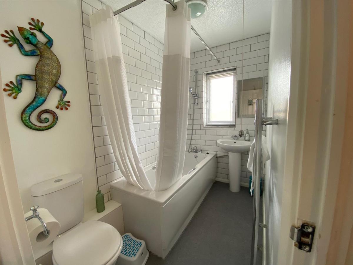 2 Bedroom Private House Near Bedford Town And Train Station Exteriör bild
